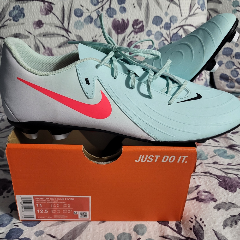 Nike Phantom GX 2 Club FG/MG Low-Top Soccer Cleats, NEW w/Box, Size 11